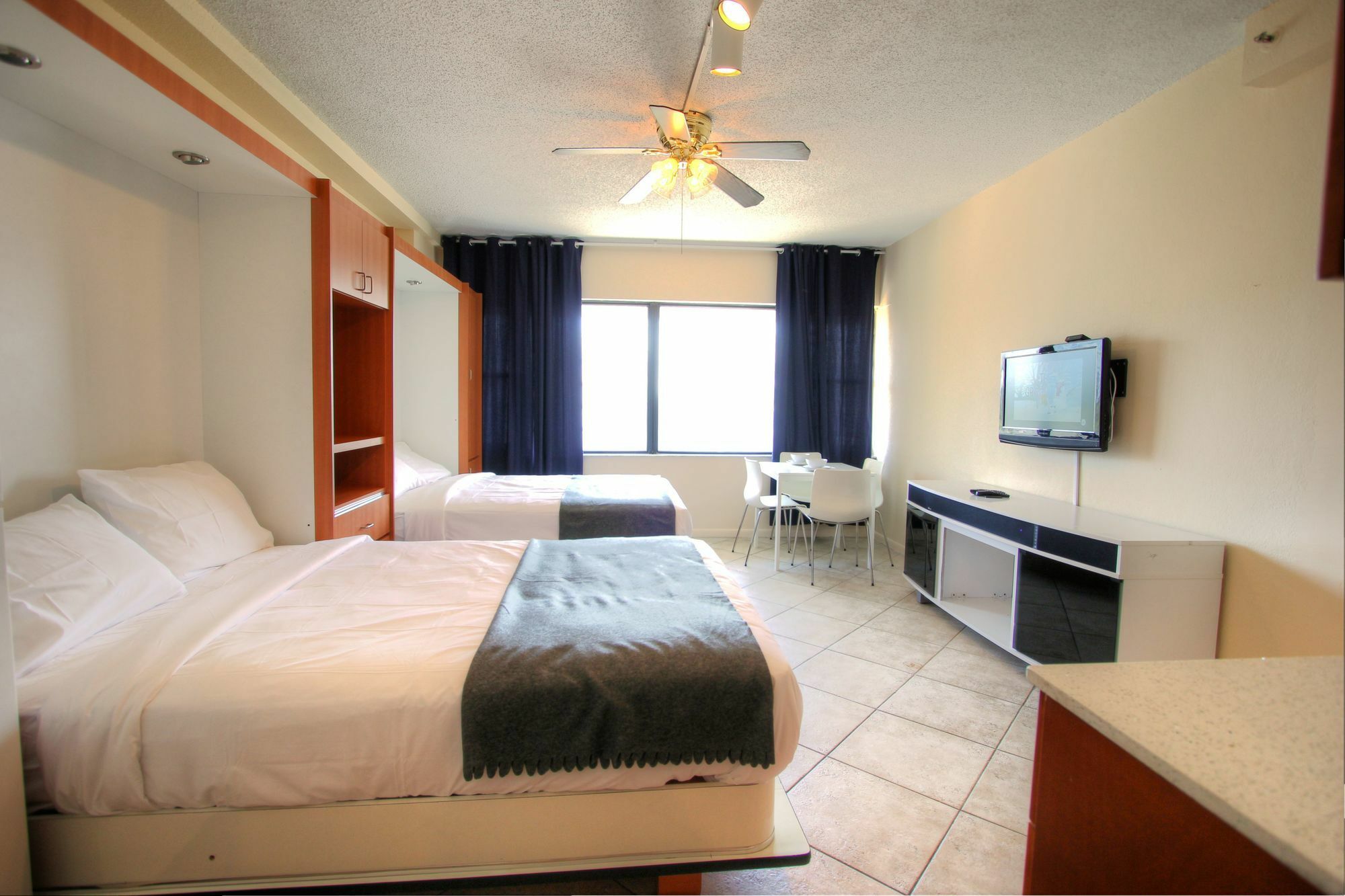 Private Apartments At The Casablanca Miami Beach Exterior foto