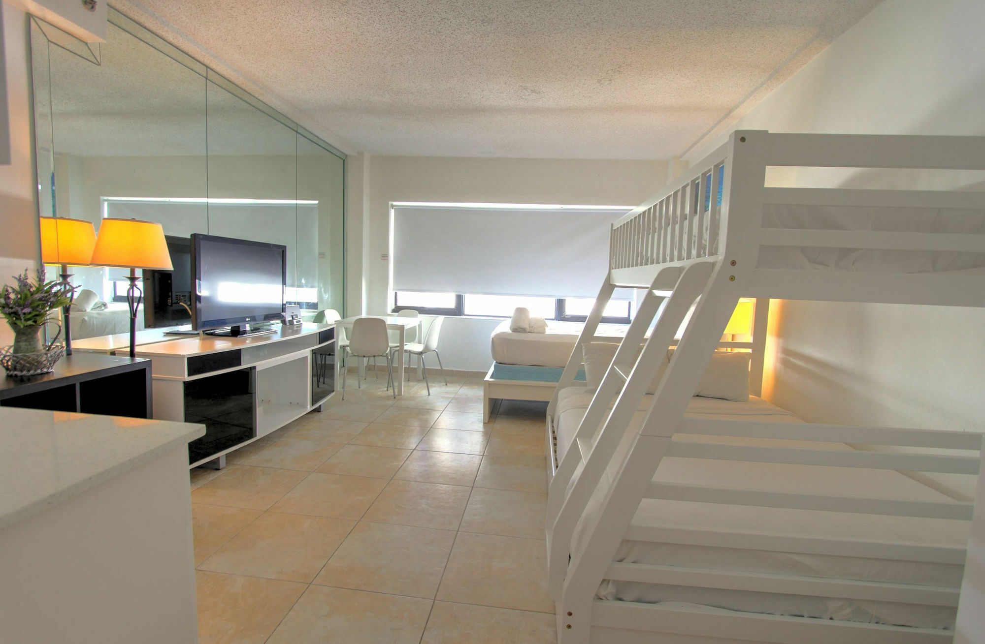 Private Apartments At The Casablanca Miami Beach Exterior foto